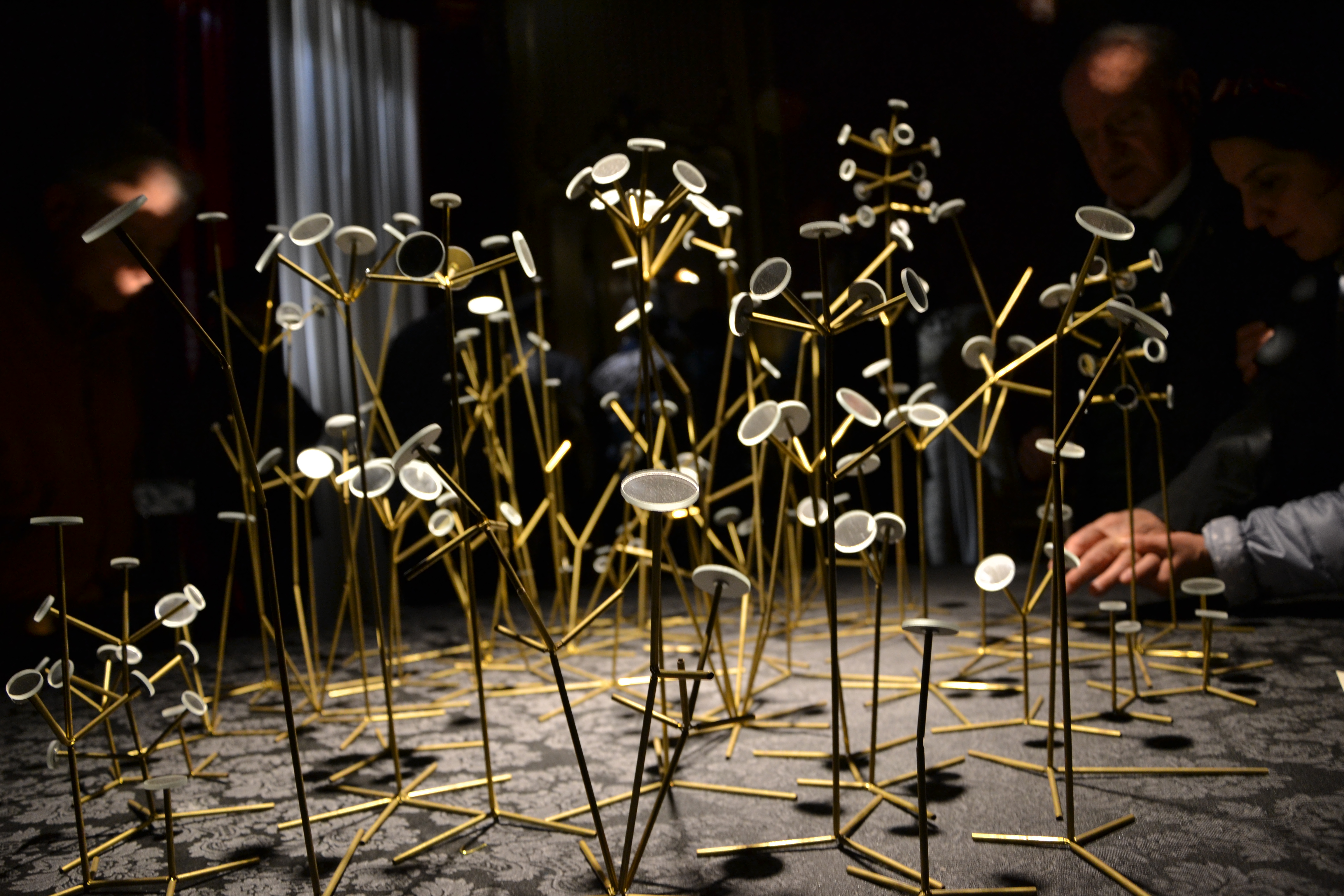 La scultura " Blow" di Kensure Koike